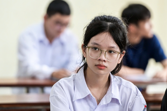 Bỏ điểm sàn, thay bằng dự báo điểm chuẩn đại học sẽ đỡ khó cho thí sinh?