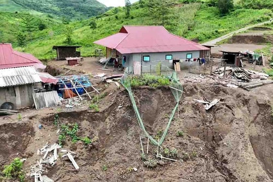 Lai Châu di dời khẩn cấp 40 hộ dân vùng nguy cơ sạt lở
