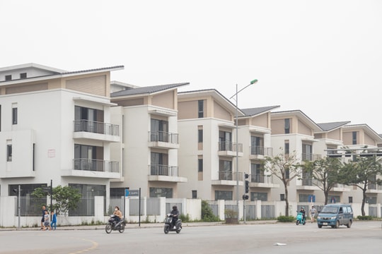 Tăng thuế chuyển nhượng bất động sản: Chặn dòng tiền, người mua nhà ở thực chịu ảnh hưởng nặng