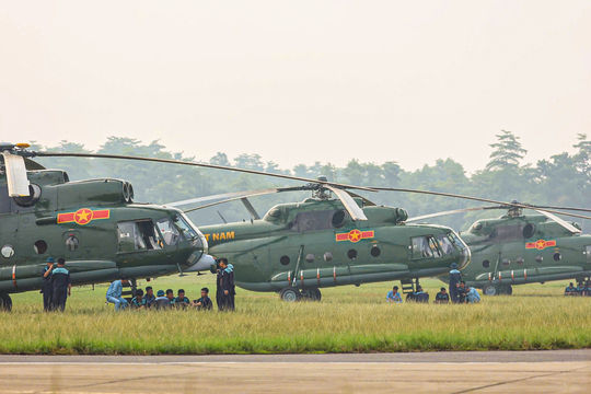 Phi đội trực thăng Mi-8, Mi-17 rèn đội hình trên không, sẵn sàng cho đại lễ 2/9