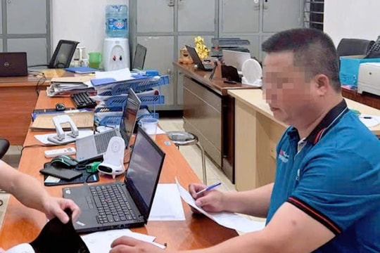 Danh tính người đàn ông rút chìa khóa xe khách khiến 40 khách phải phơi nắng