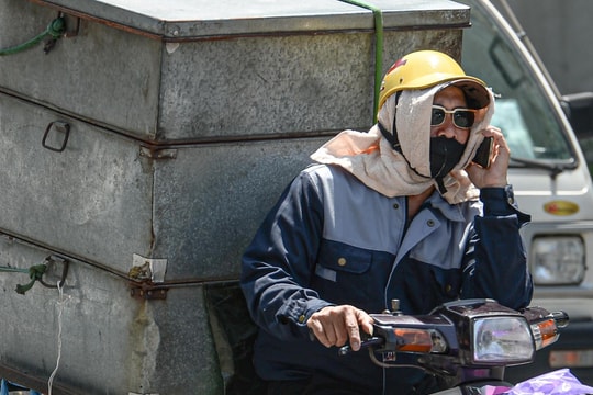 Hà Nội nắng nóng kỷ lục trong tháng 8, biến thành 'chảo lửa' hơn 40°C