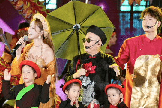 Nghệ sĩ Xuân Hinh hát văn, mang hit 'Bắc Bling' lên 'concert quốc gia'