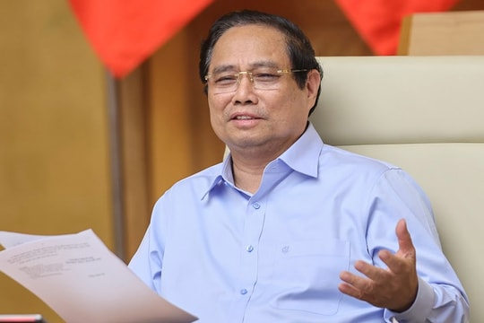 Thủ tướng: Chuyển từ thụ động khám chữa bệnh sang bảo vệ sức khỏe Nhân dân khi chưa có bệnh