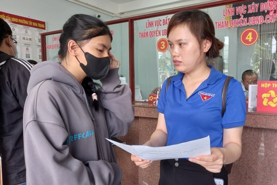 Khánh Hòa: Cán bộ tự nguyện rút lui để trẻ hóa và nâng chất bộ máy