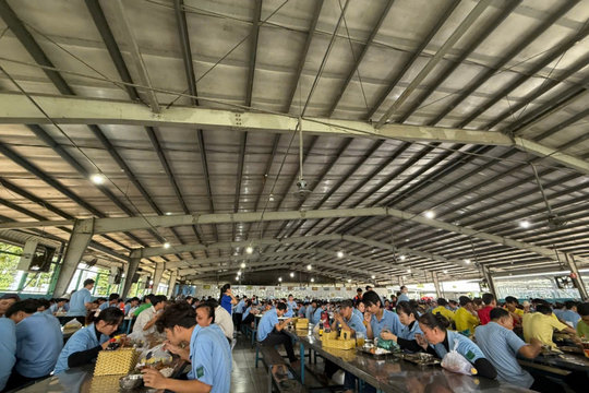 Tổ chức bữa cơm công đoàn cho hơn 11.000 công nhân lao động ở An Giang