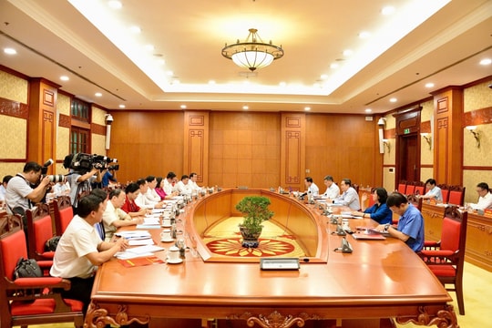 Các tổ công tác của Bộ Chính trị làm việc với Ban Thường vụ Tỉnh ủy của 4 tỉnh