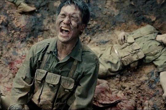 "Mưa đỏ" dẫn đầu phòng vé, cán mốc doanh thu 100 tỷ đồng