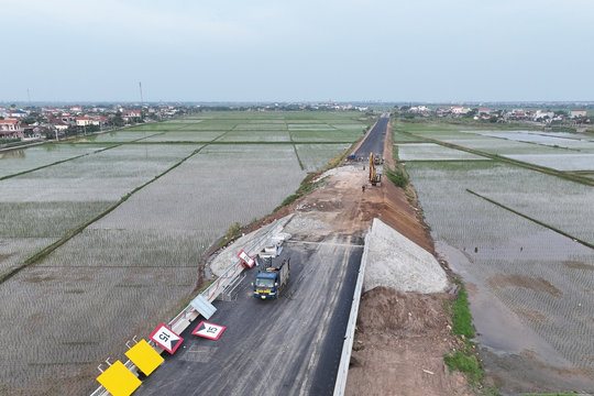 Ninh Bình ra công điện khẩn khắc phục hậu quả và ứng phó mưa lũ sau bão số 5