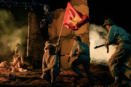 Hậu trường như phim điện ảnh của MV triệu views 'Viết tiếp câu chuyện hòa bình'