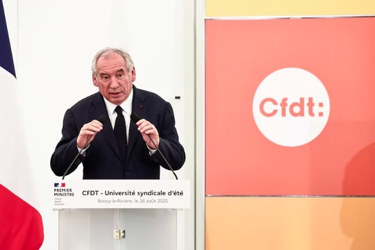 Nước Pháp trước ngã rẽ: Bỏ phiếu tín nhiệm thay vì bầu cử sớm