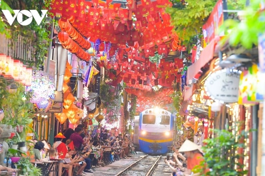 Rộn ràng sắc đỏ, giới trẻ Việt Nam gửi trọn tình yêu Tổ quốc dịp 2/9