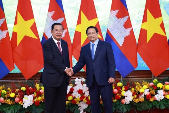 Thủ tướng hội kiến Chủ tịch Campuchia Hun Sen