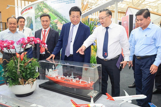 Dáng hình Tổ quốc qua Triển lãm Thành tựu đất nước 80 năm
