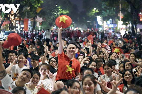 Chuyên gia, học giả quốc tế: Việt Nam biến những điều không thể thành có thể