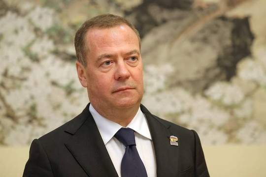 Ông Medvedev cáo buộc nước thành viên NATO chuẩn bị bàn đạp tấn công Nga