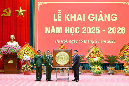Chủ tịch nước Lương Cường dự khai giảng năm học 2025-2026 tại Học viện Quốc phòng
