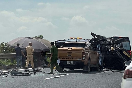 Tai nạn liên hoàn giữa 4 ô tô trên cao tốc Hà Nội - Ninh Bình, nhiều người bị thương