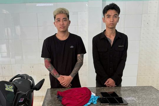 Công an TP.HCM bắt nhóm TikToker dàn dựng clip phản cảm, gây rối để câu view