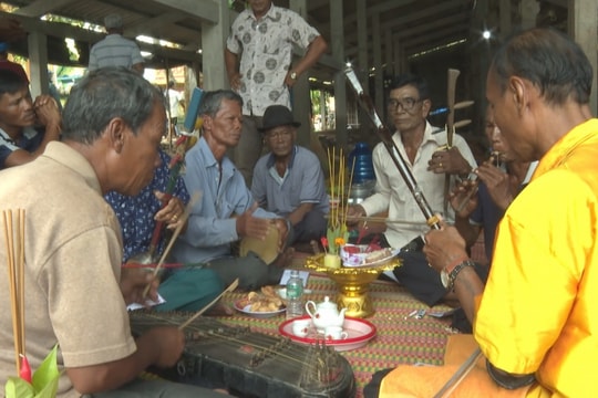 Âm nhạc trong nghi thức lễ hạ thủy ghe Ngo của đồng bào Khmer