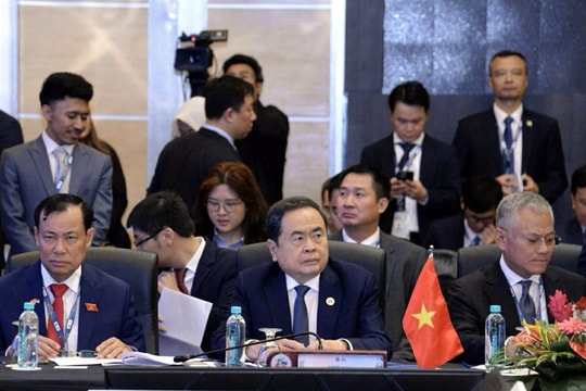 Việt Nam sẵn sàng tham gia và tích cực đóng góp cho thành công chung của AIPA - 46