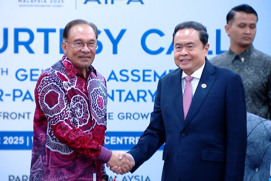 Chủ tịch Quốc hội Trần Thanh Mẫn hội kiến Thủ tướng Malaysia