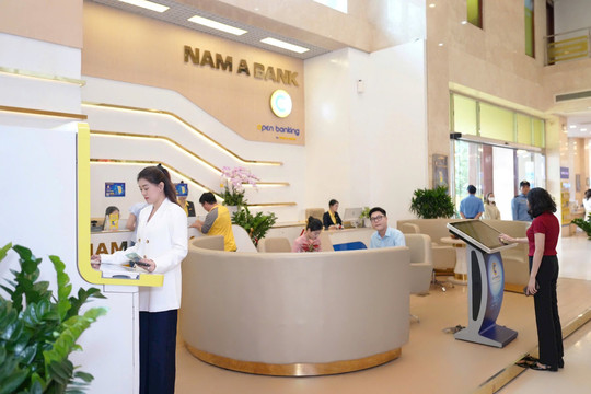 FiinRatings lần đầu xếp hạng tín nhiệm dài hạn Nam A Bank ở mức “A-” với Triển vọng “Ổn định”