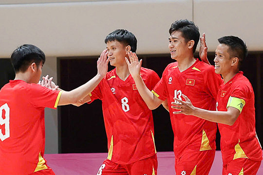 Đội tuyển Việt Nam thắng Hong Kong 9-1