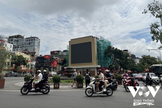 Phố đi bộ Hồ Hoàn Kiếm, đã đến lúc mở toàn thời gian?