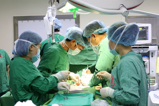 Thực hiện thành công ca ghép thận thứ 4