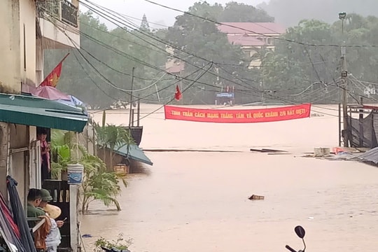 Mưa lớn ở Lạng Sơn, nhiều thôn bản bị cô lập, trăm hộ dân sơ tán trong đêm