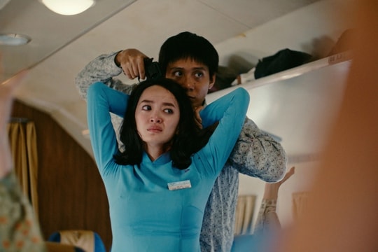 “Tử chiến trên không” chạm mốc doanh thu 200 tỷ đồng