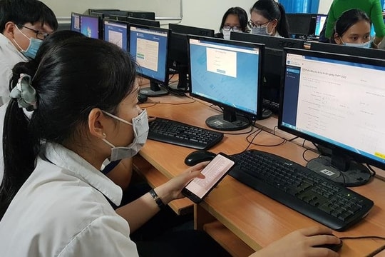 Thi THPT trên máy tính từ 2027: Cú hích chuyển đổi số giáo dục Việt Nam