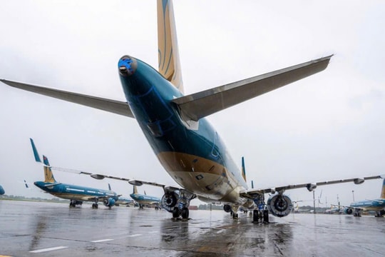 Sân bay Nội Bài giảm nhiều chuyến bay cất, hạ cánh do mưa to sau bão số 11