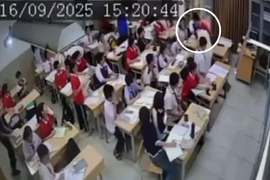 Phạt tiền học sinh xúc phạm giáo viên: Răn đe hay gây áp lực cho gia đình?