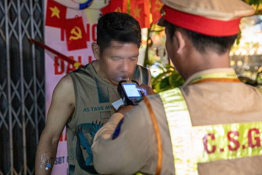 Tài xế đang điều trị xơ gan vẫn vi phạm nồng độ cồn vượt mức kịch khung