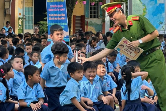 Người chiến sĩ công an tận tâm “đi dân nhớ, ở dân thương”
