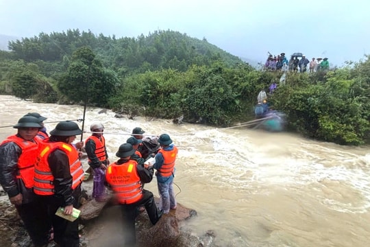 Thủ tướng yêu cầu, tiếp cận tất cả các khu vực bị chia cắt, cô lập do ngập lụt