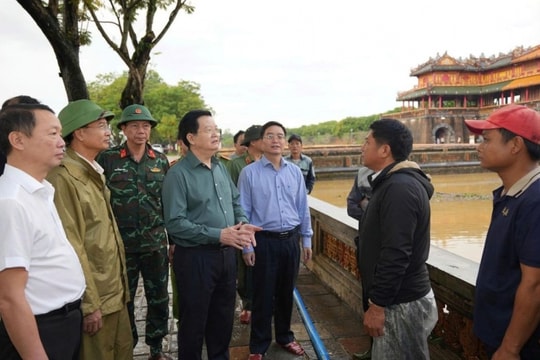 Phó Thủ tướng Mai Văn Chính yêu cầu sớm mở cửa di sản Huế sau mưa lũ