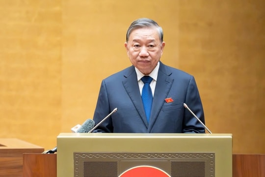 Tổng Bí thư: “Đừng để tinh gọn bộ máy mà sinh thêm tầng nấc xin - cho ngoài thực tế”