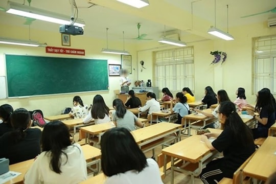 Có nên công khai danh sách giáo viên dạy thêm và học sinh học thêm?