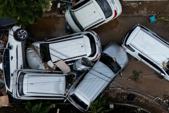 Bão Fung-wong mạnh lên thành siêu bão, Philippines báo động đỏ