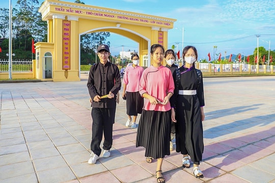 Đầu tư trường nội trú vùng biên bảo đảm công bằng giáo dục