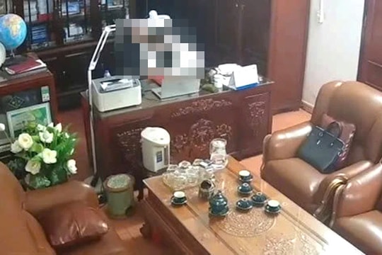 Người phát tán clip người đàn ông 'thân mật' với nhiều phụ nữ bị xử lý thế nào?