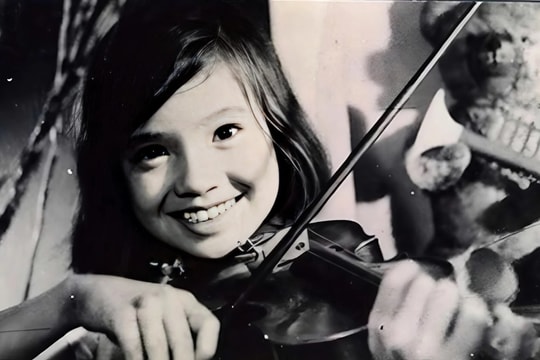 NSND Lan Hương 'Em bé Hà Nội': Cãi mẹ theo nghệ thuật, U70 viên mãn bên chồng