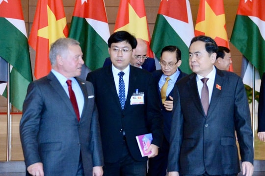 Chủ tịch Quốc hội Trần Thanh Mẫn hội kiến Quốc vương Jordan
