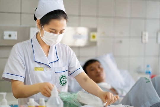 Hơn 600 cán bộ y tế tình nguyện đăng ký về Bệnh viện Bạch Mai cơ sở 2 làm việc