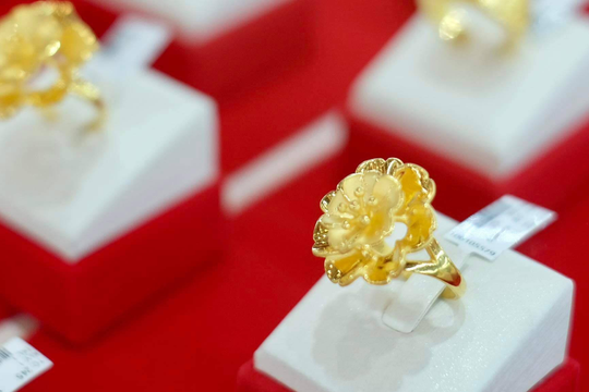 Giá vàng hôm nay 14/11: Quay đầu suy giảm