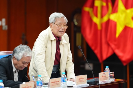 Góp ý văn kiện: Nhấn mạnh sự giám sát của nhân dân trong chống tham nhũng