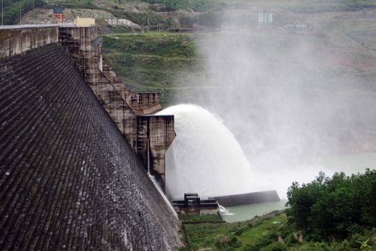 Các hồ thủy điện ở Đà Nẵng đồng loạt xả nước đón lũ